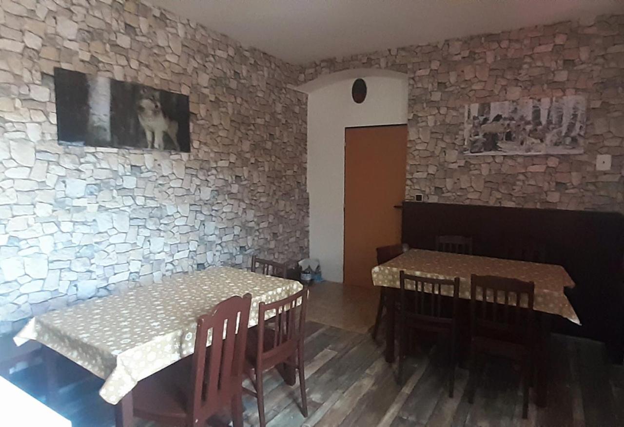 Hotel Penzion U Draci Skaly Svojse Exterior foto